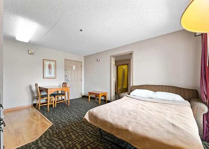 2 Bd 2 Ba Furnished King Beds Apartment *