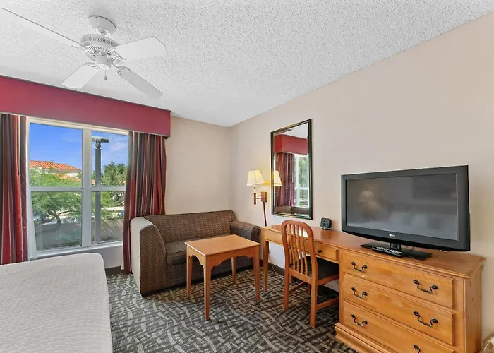 2 Bd 2 Ba Furnished King Beds *