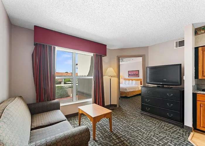 2 Bd 2 Ba Furnished King Beds *