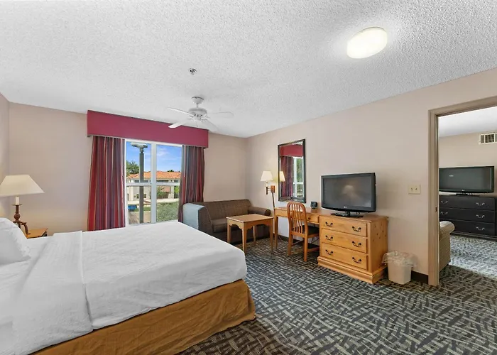 2 Bd 2 Ba Furnished King Beds Apartment *