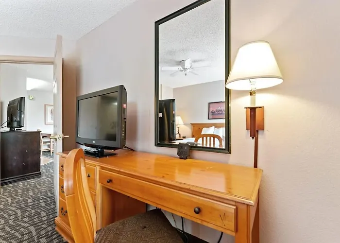 2 Bd 2 Ba Furnished King Beds Apartment