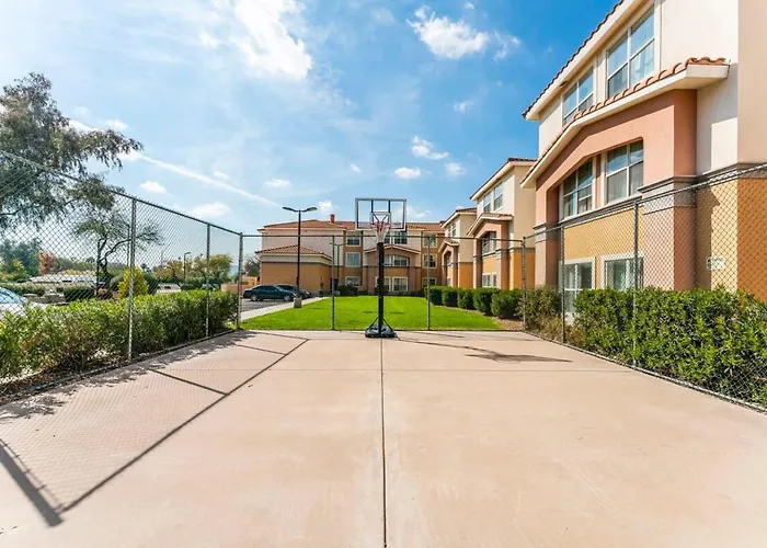 2 Bd 2 Ba Furnished King Beds *