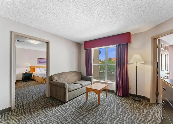 2 Bd 2 Ba Furnished King Beds Apartment *